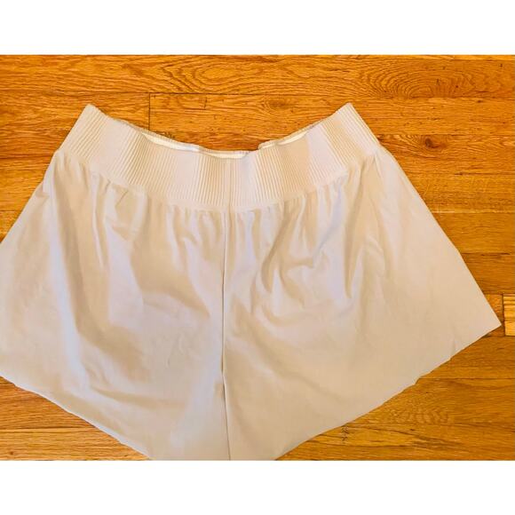 Athleta Cosmic Flutter Cream Pull-on Shorts Women’s XL - Picture 4 of 4